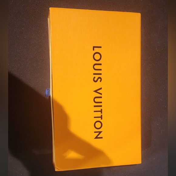 Louis Vuitton Zippy Wallet - Picture 6 of 8